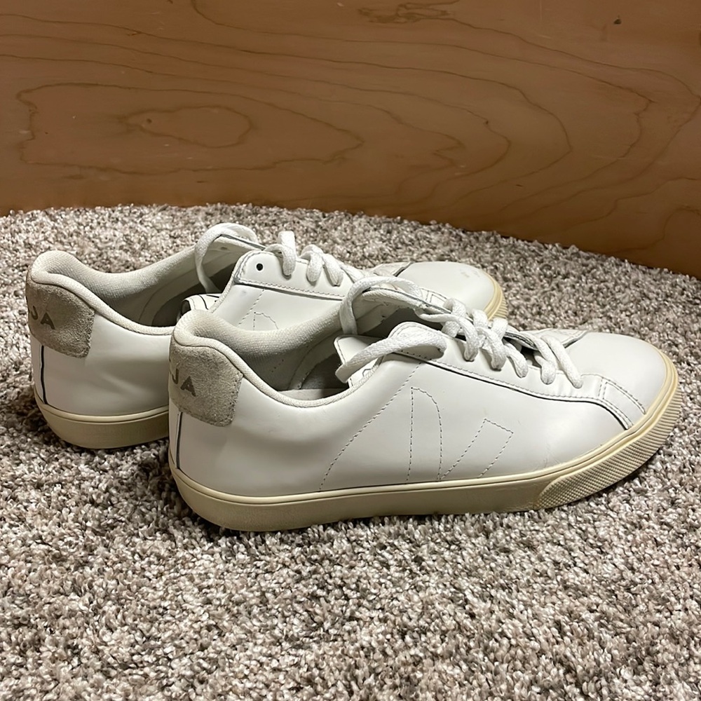 Veja Esplar white shoes - size 8 (39)